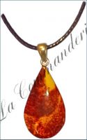 Pendentif goutte ambre
